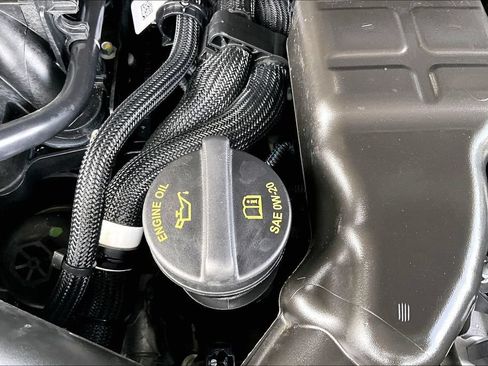 Used 2024 Jeep Grand Cherokee L Altitude AWD/4WD image 32