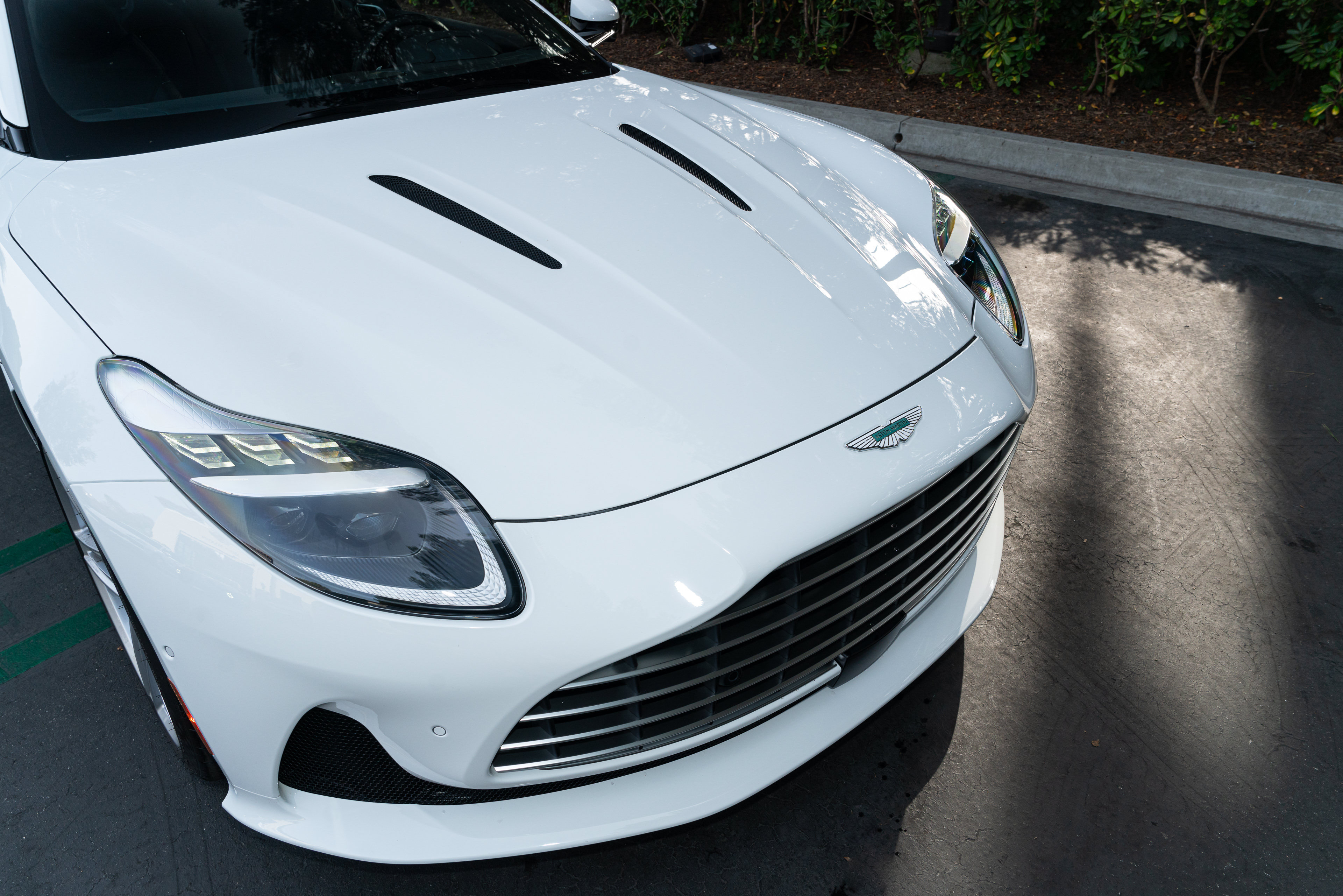 Used 2024 Aston Martin DB12 Coupe RWD image 9