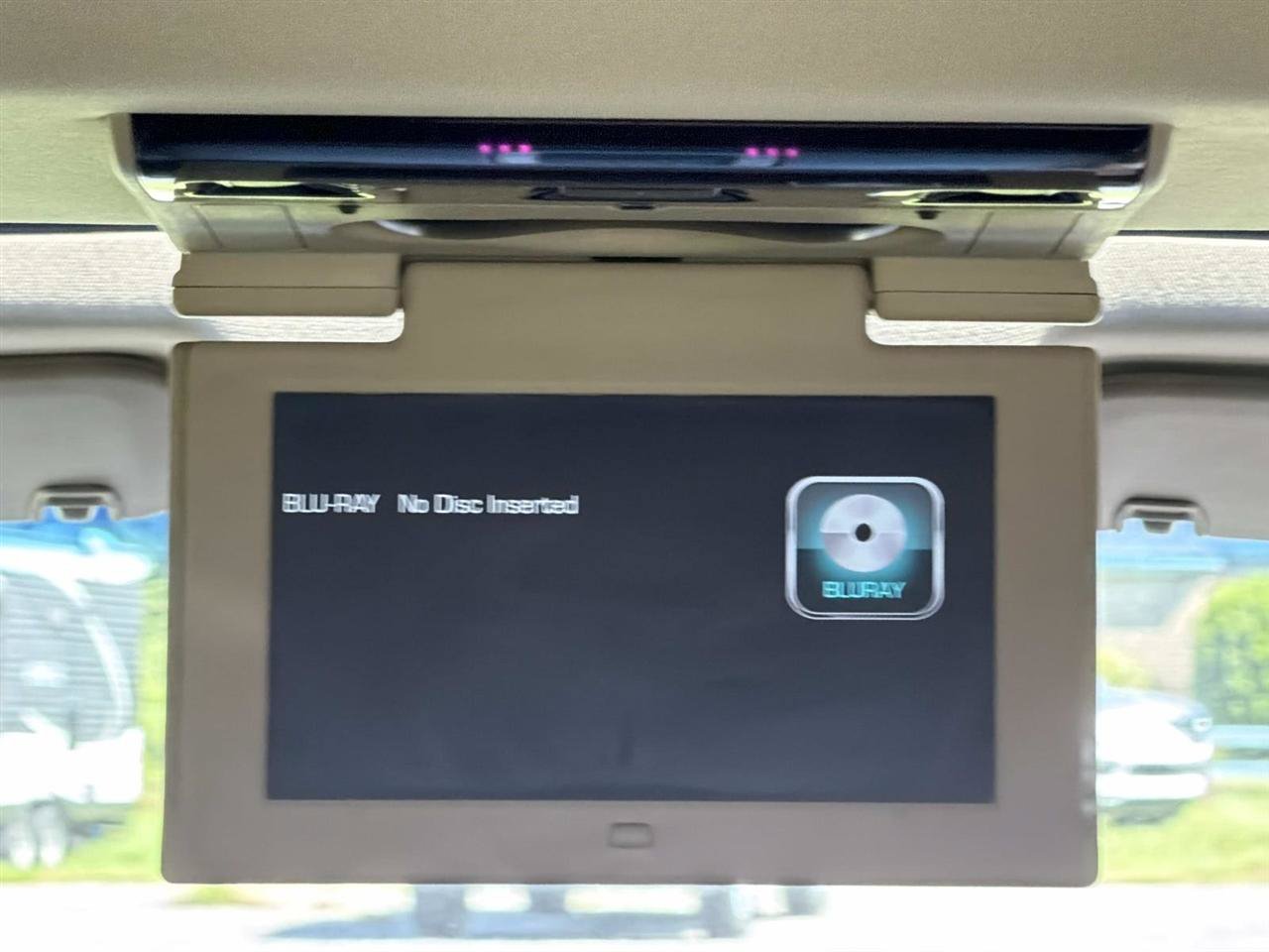 Used 2018 GMC Yukon Denali w/ Open Road Package RWD image 21