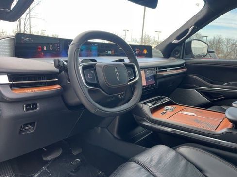 Used 2025 Lincoln Navigator L Black Label image 32