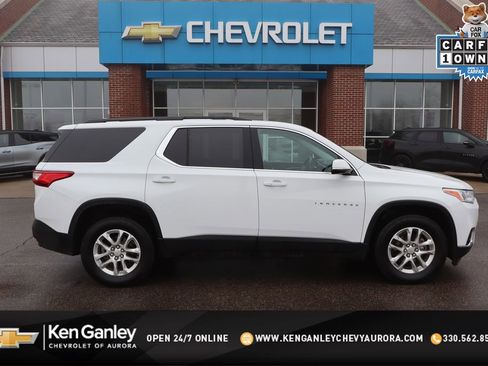 Used 2020 Chevrolet Traverse LT image 1