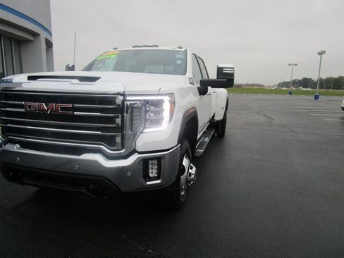 Used 2023 GMC Sierra 3500 SLT w/ SLT Premium Package image 9