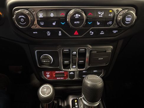Used 2021 Jeep Gladiator Mojave AWD/4WD image 11