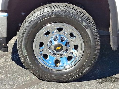 Used 2024 Chevrolet Silverado 3500 LT w/ Convenience Package image 8