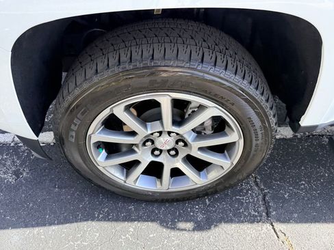 Used 2022 GMC Canyon Denali image 16