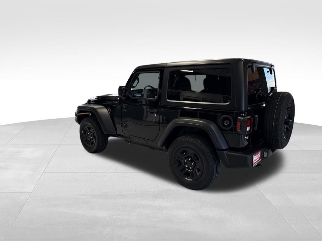Used 2026 Jeep Wrangler Sport AWD/4WD image 4