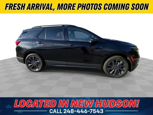 Used 2023 Chevrolet Equinox RS AWD/4WD image 3
