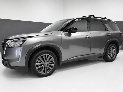Certified 2024 Nissan Pathfinder SL w/ SL Premium Package AWD/4WD image 2
