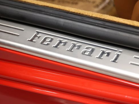 Used 2015 Ferrari California T image 16