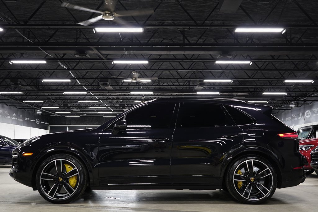 Used 2021 Porsche Cayenne Turbo S AWD/4WD image 2
