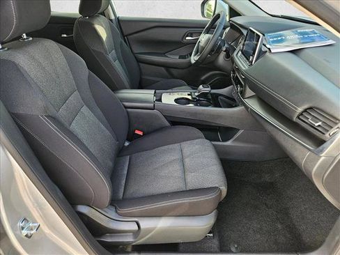 Used 2025 Nissan Rogue SV image 20