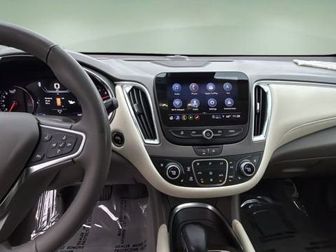 Used 2024 Chevrolet Malibu LT image 10