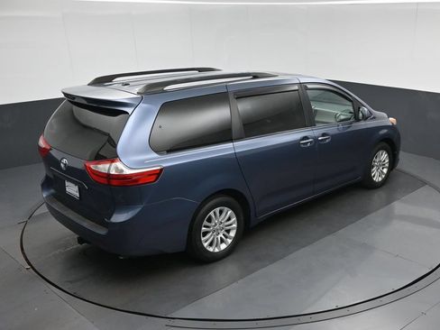 Used 2016 Toyota Sienna XLE FWD image 73