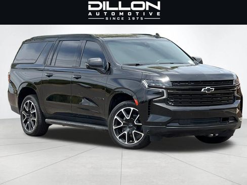 Used 2022 Chevrolet Suburban RST w/ Sport Performance Package AWD/4WD image 2