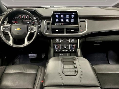 Used 2021 Chevrolet Suburban LT AWD/4WD image 4