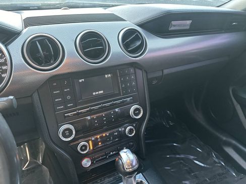 Used 2018 Ford Mustang GT RWD image 12