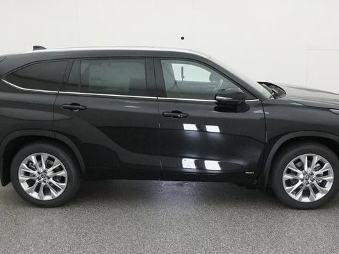 New 2026 Toyota Highlander Limited AWD/4WD image 11
