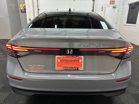 Used 2025 Honda Accord SE image 9