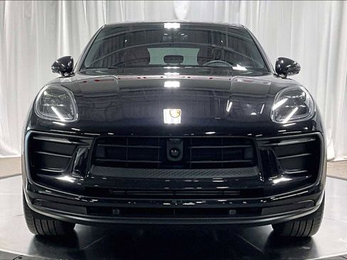 Used 2025 Porsche Macan AWD/4WD image 12