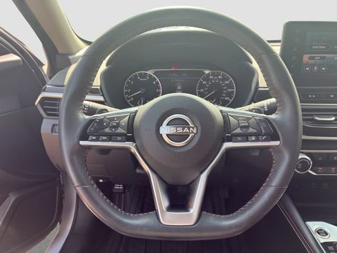 Used 2023 Nissan Altima 2.5 SR w/ SR Premium Package FWD image 16