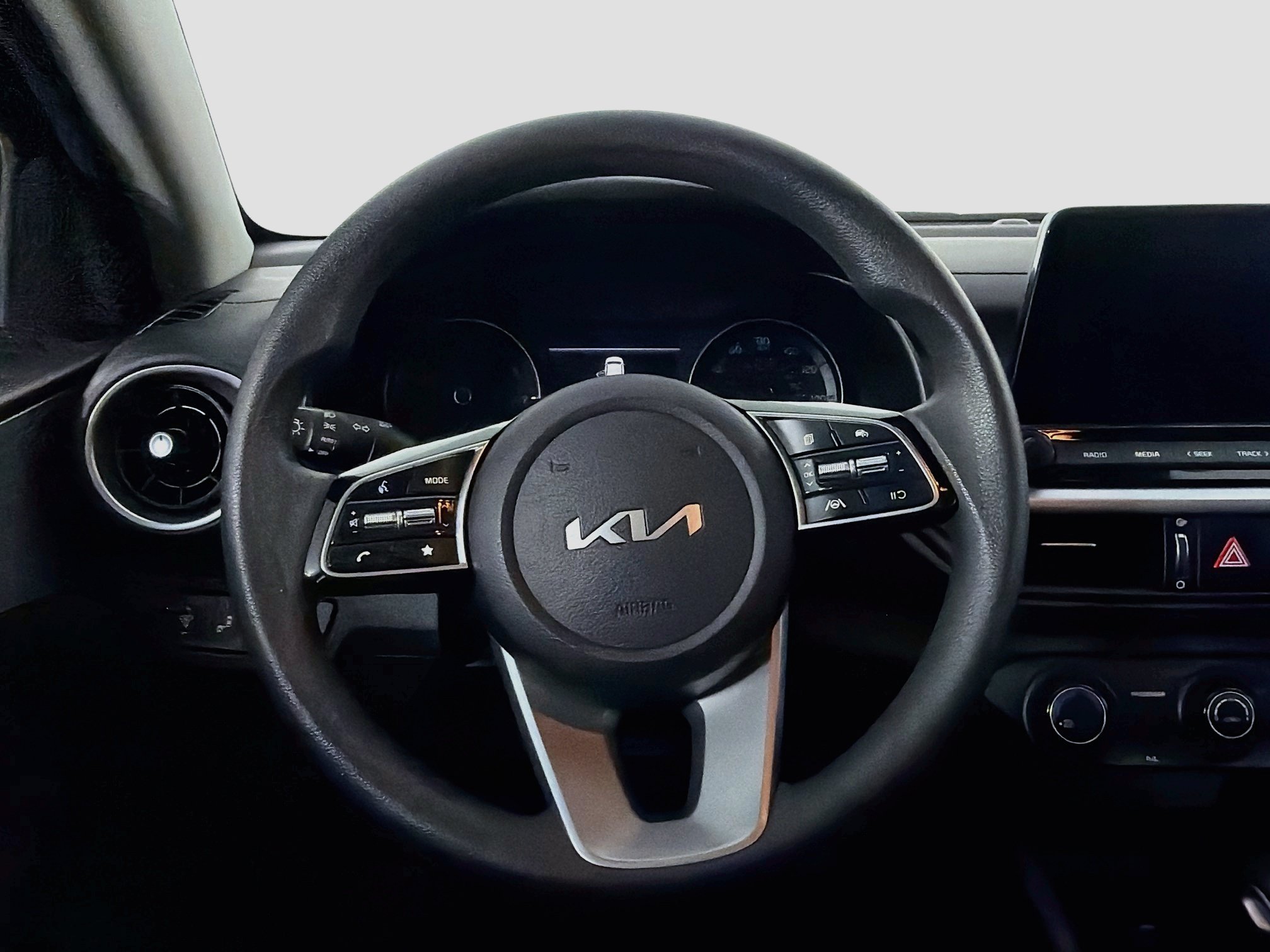 Used 2024 Kia Forte LXS w/ LXS Technology Package FWD image 18