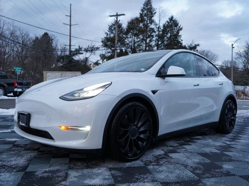 Used 2020 Tesla Model Y Performance image 16