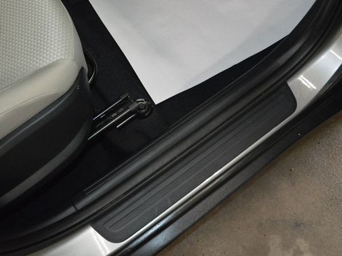 Used 2025 Kia Soul LX FWD image 8