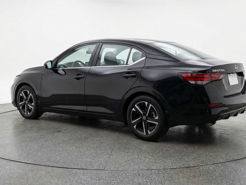 Used 2025 Nissan Sentra SV image 6