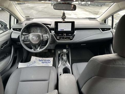 Used 2025 Toyota Corolla LE w/ LE Premium Package FWD image 12