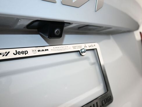 Used 2024 Kia Sorento LX image 37