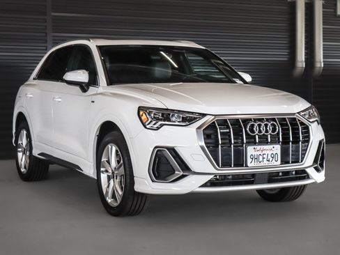 Used 2023 Audi Q3 2.0T Premium w/ Convenience Package AWD/4WD image 12