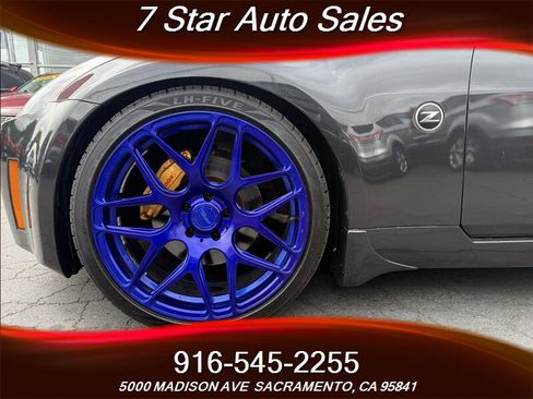 Used 2005 Nissan 350Z Grand Touring RWD image 24