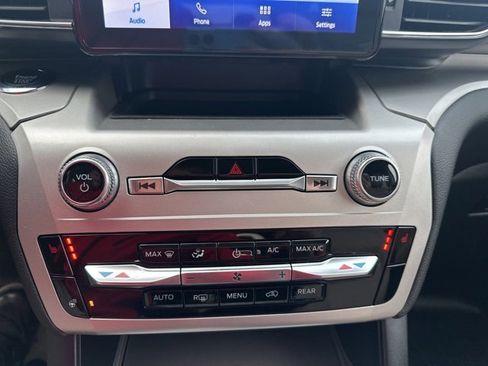 Used 2022 Ford Explorer XLT w/ Equipment Group 202A image 26