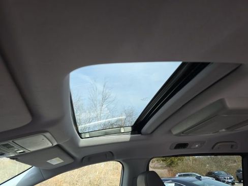 Used 2024 Honda Odyssey Touring image 13