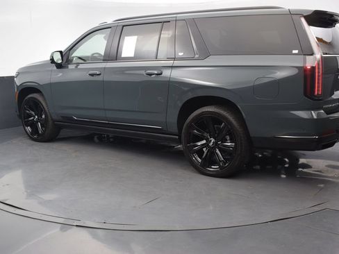 Certified 2026 Cadillac Escalade ESV Sport w/ Touring Package AWD/4WD image 4