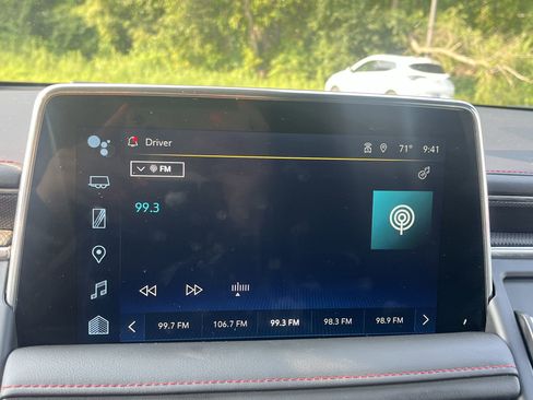 Used 2022 Chevrolet Tahoe RST w/ Sport Performance Package image 13