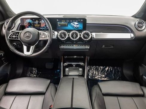 Used 2023 Mercedes-Benz GLB 250 4MATIC w/ Premium Package image 23