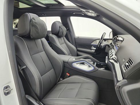 New 2026 Mercedes-Benz GLS 580 4MATIC image 15