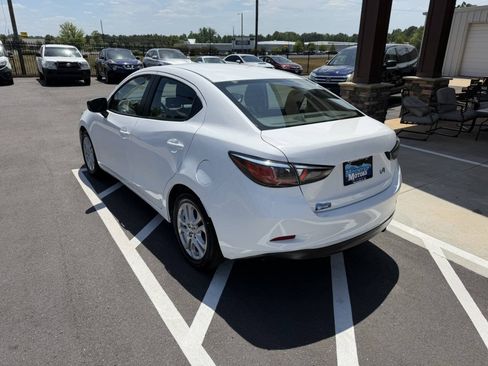 Used 2016 Scion iA FWD image 4