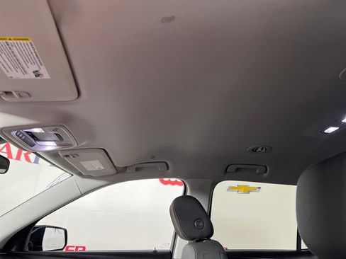 Used 2020 Chevrolet Traverse LT image 20