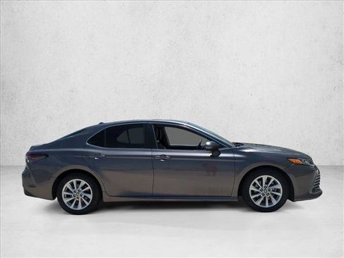 Used 2023 Toyota Camry LE FWD image 4