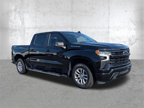 Used 2023 Chevrolet Silverado 1500 RST image 2