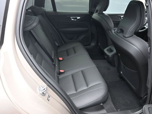 New 2026 Volvo V60 B5 Cross Country Plus w/ Protection Package Premier AWD/4WD image 33