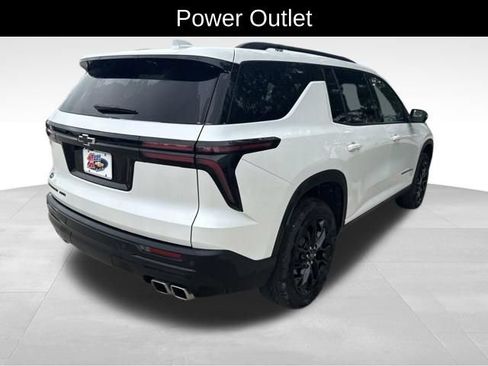 Used 2025 Chevrolet Traverse LT w/ Midnight/Sport Edition AWD/4WD image 8