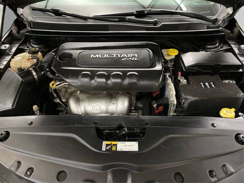 Used 2016 Chrysler 200 Limited w/ Convenience Group FWD image 13