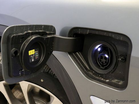 New 2026 BMW X5 xDrive50e w/ Climate Comfort Package image 10