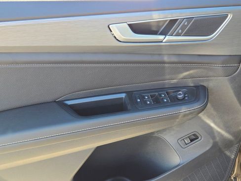 New 2026 Volkswagen Atlas Cross Sport SE FWD image 10
