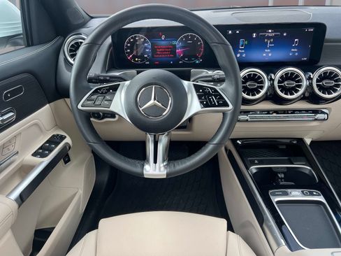 Certified 2026 Mercedes-Benz GLB 250 4MATIC image 17