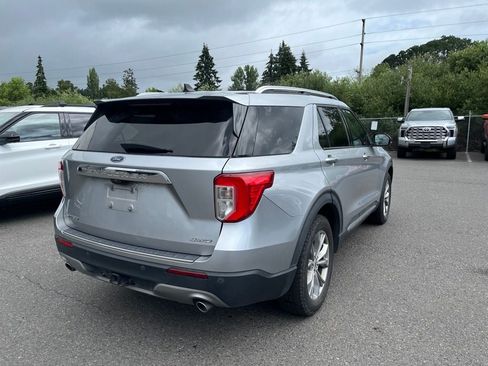 Used 2021 Ford Explorer Limited w/ Equipment Group 301A AWD/4WD image 3