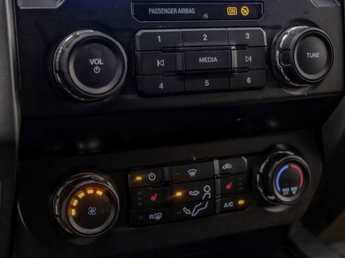 Used 2021 Ford F350 XLT w/ XLT Premium Package image 25